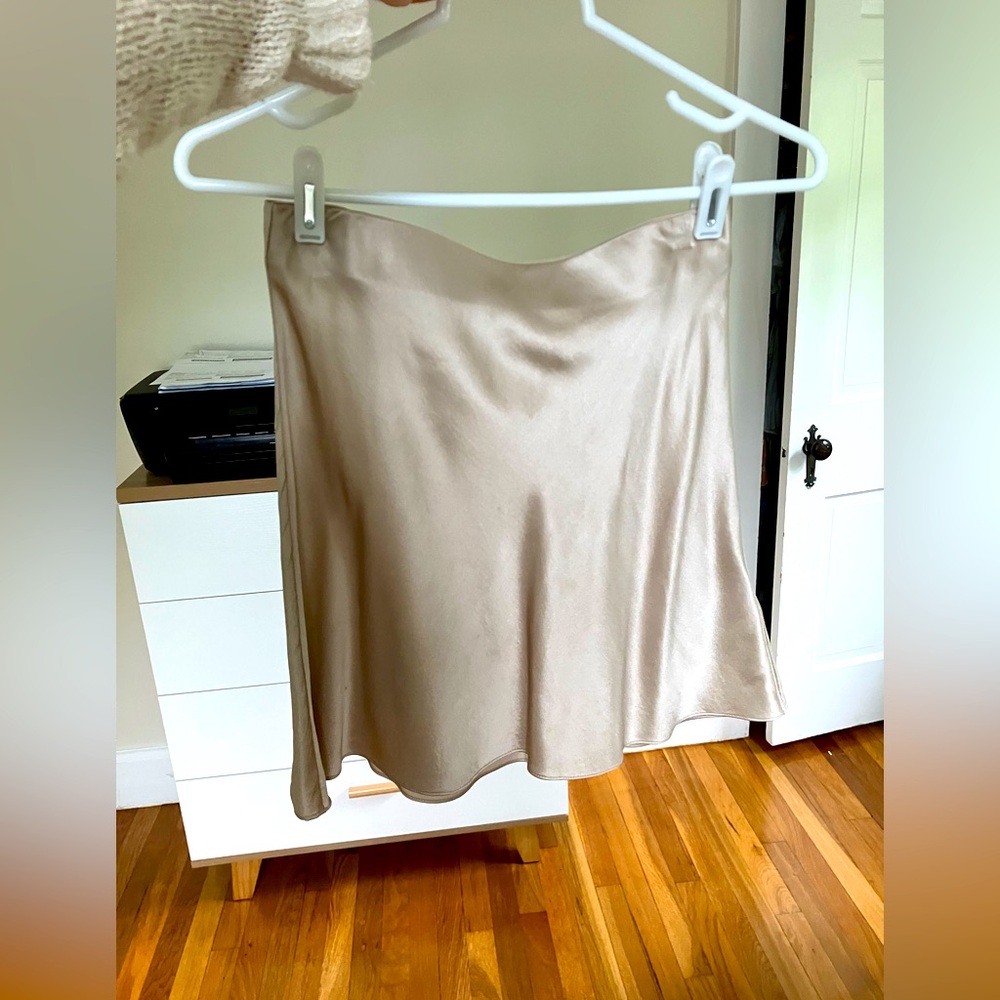 Quince 100% Washable silk mini skirt XS Champagne